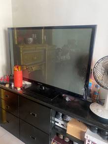 Samsung 50 inch TV screen malfunctioned for Sale
