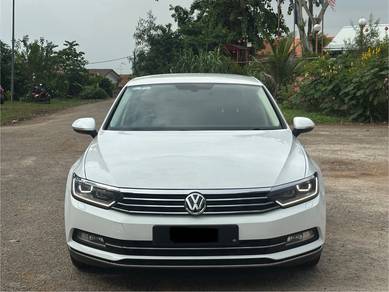 2019 Volkswagen Passat TSI COMFORTLINE (CKD)