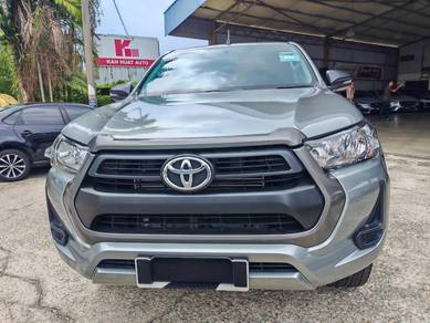 2025 Toyota Hilux E
