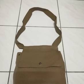 LEATHER SLING / CROSS BODY BAG WOMEN Like New