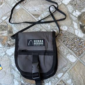 Sierra Designs small shoulder sling bag