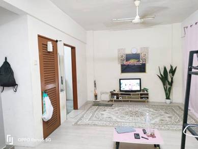 Flat For Sale in Seri Pelangi (Puchong)