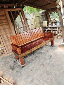 Kerusi Kayu Solid (Pre Order)