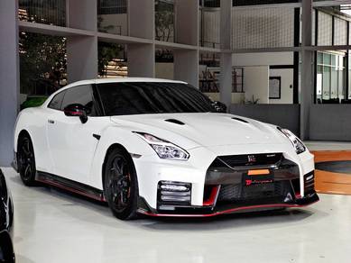 Nissan GTR NISMO in Bandar Bukit Raja, SGR