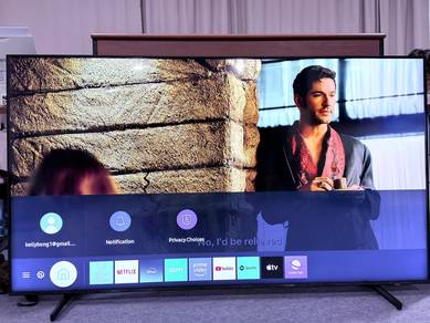 SAMSUNG 70" Smart 4K UHD TV