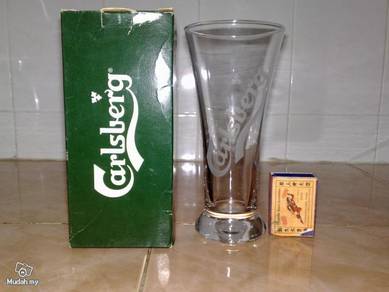 Cawan Carlsberg glass cup