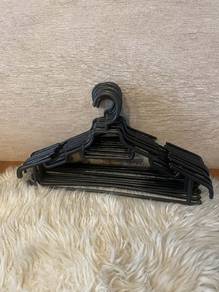 black hangers 