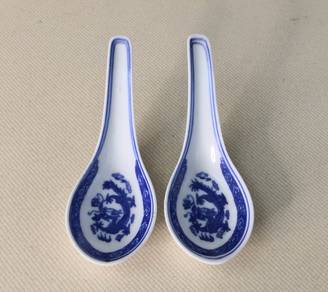 Blue white dragon ceramic spoon 2