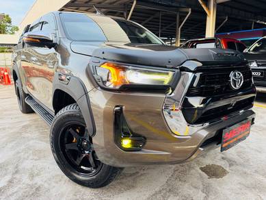 2021 Toyota Hilux V