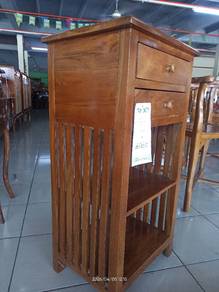 Meja dispensor/ meja sisi katil 