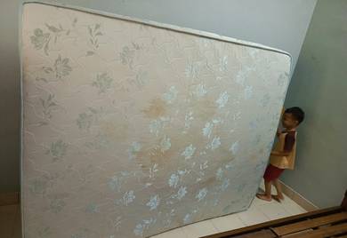 Katil dan tilam queen untuk dijual