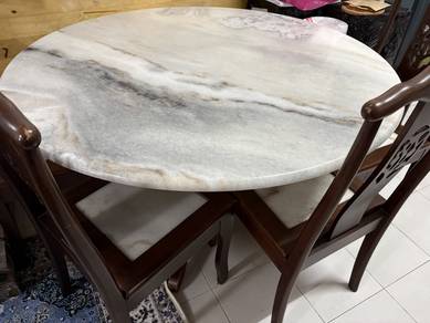 meja makan marble