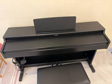 Yamaha Arius YDP-164 Digital Piano (Black)