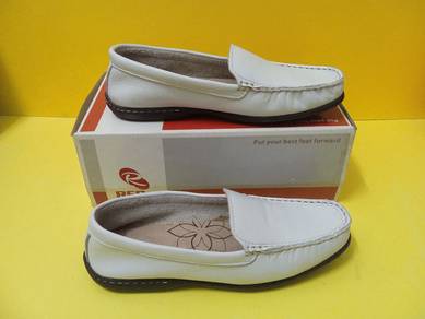 White Leather Shoes RED IN size 6us