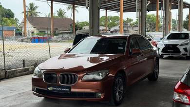 BMW 740Li 40Li (CBU) in Batu Pahat, JHR