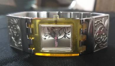 SWATCH  Swiss Ladies Watch Rare 2007 - Yellow Case
