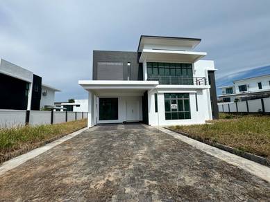 Bungalow House For Sale in Ayer Keroh,MLK