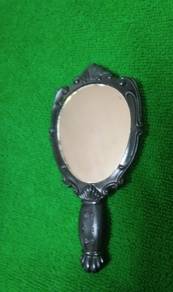 Anna sui mirror