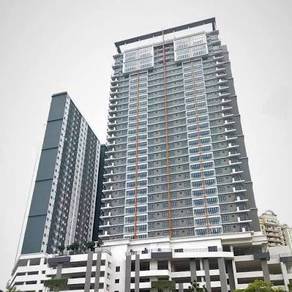 Condominium For Auction in The Haute