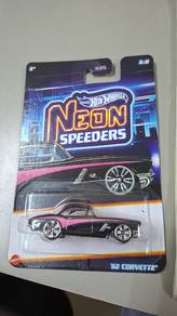 Hot Wheels Neon Speeders ’62 Corvette
