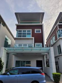 Bungalow House For Sale in Tanjung Bungah,PNG