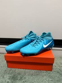 Nike Phantom Luna 2 Academy FG/MG Football Boot