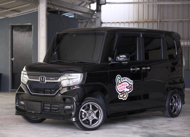 Honda N BOX CUSTOM GL TURBO HONDA SENSING in Damansara Jaya, SGR