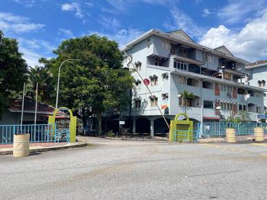 Apartment For Sale in Putri Apartment