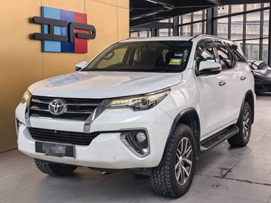 Toyota Fortuner SRZ 4X4 in Salak Selatan, KUL