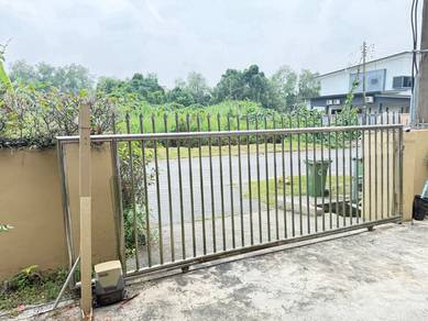 Stainless steel gate