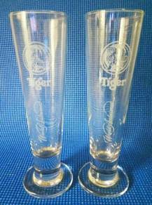 2X NEW collectible festive beer glass