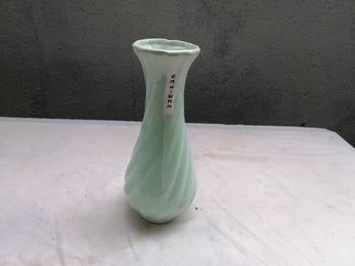 S32-BL  Flower Vase No.1032 Tiffany Green