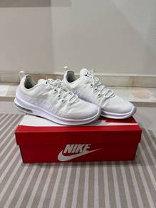 Nike Air Max Axis