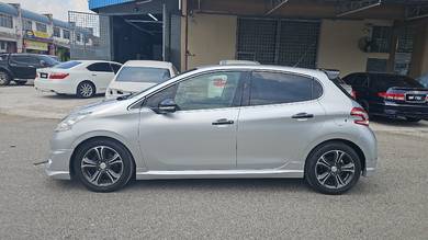 Peugeot 208 VTi ALLURE in Kepong, KUL