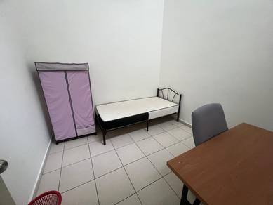 Room in Pokok Mangga, MLK