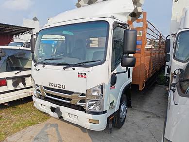 2018 Isuzu NPR81UKH 21ft Kargo 7500KG local unit
