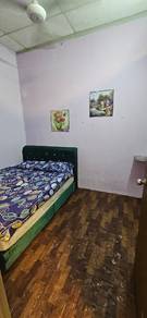 Room in Senai, JHR