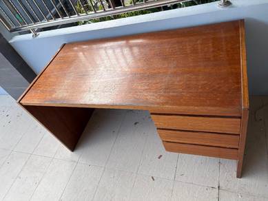 One used unit office table 