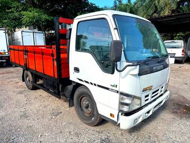 ISUZU NKR55 UBS 13kaki Cargo am 2013year