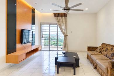 Apartment For Sale in Plaza Menjalara