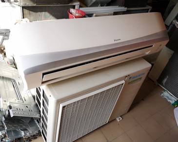 2.0HP Daikin Wall Mounted Type Used AC2668