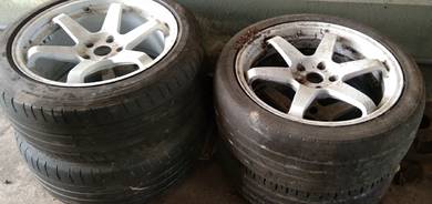 Sport Rim 18 untuk dijual sekali dengan tayar.