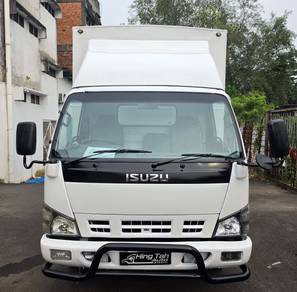 Isuzu 4.6Turbo DiselHijau 17 Feet Box Bonded Kotak