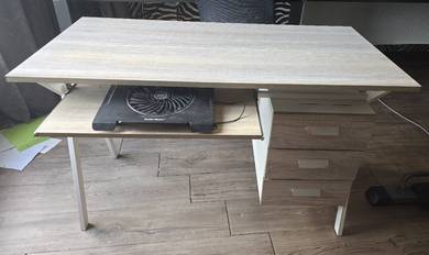 Desk/Table 