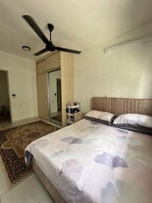 Queen bed size