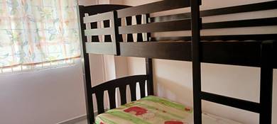Second hand - doubled bed cracker