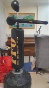 Punching bag with reflex spinning bar & speed ball