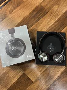 Bang & Olufsen Beoplay H8 Bluetooth Headphones
