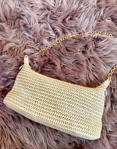Knitted white shoulder bag (NEW)
