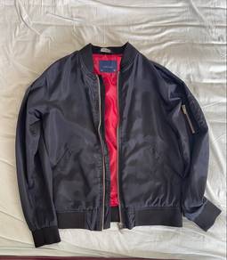 Jacket / Sweater